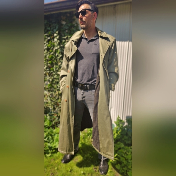 90s vintage Giorgio Armani double-breasted trench coat. Cotton/wool. Green - Picture 2 of 9